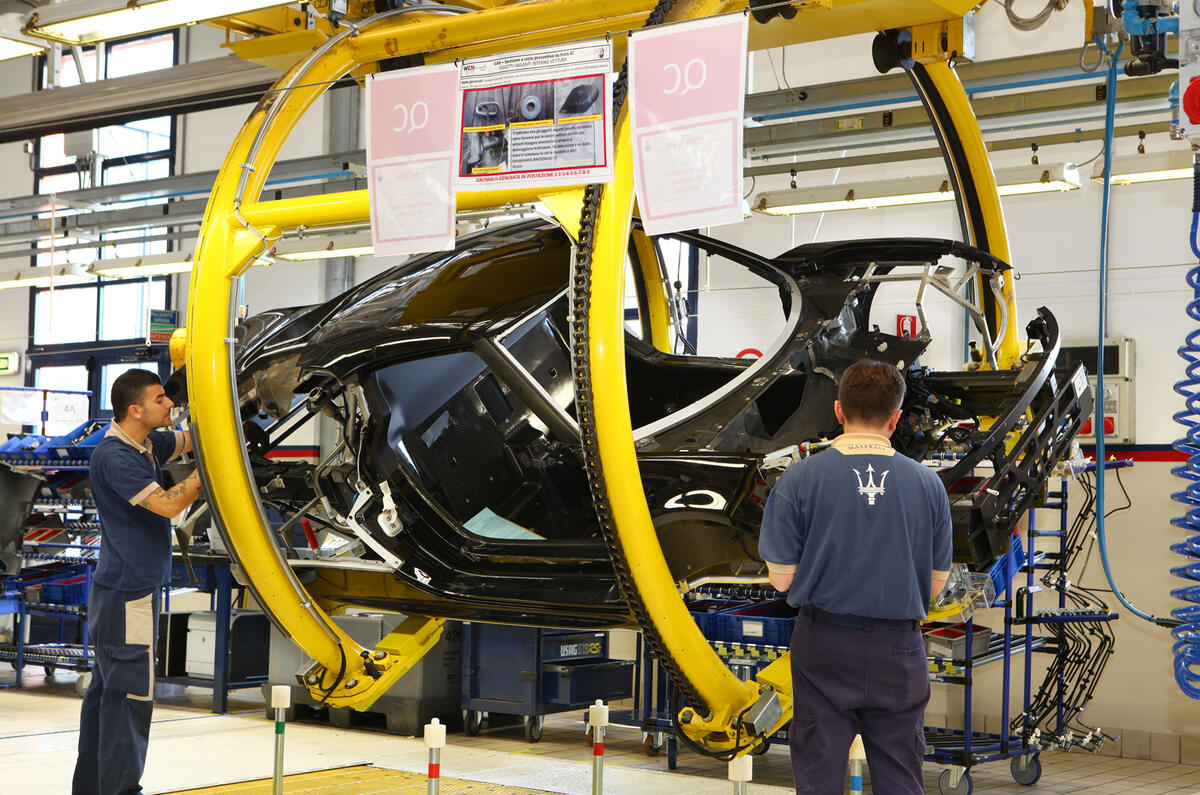 Alfa Romeo 4C production process revealed