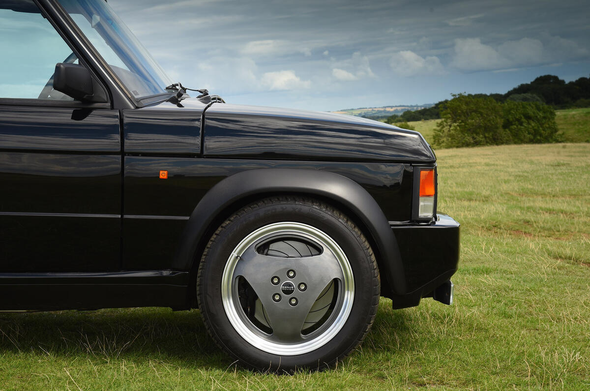 00111 JIA Range Rover Chieftain ICE V8 review 2024 three spoke wheel