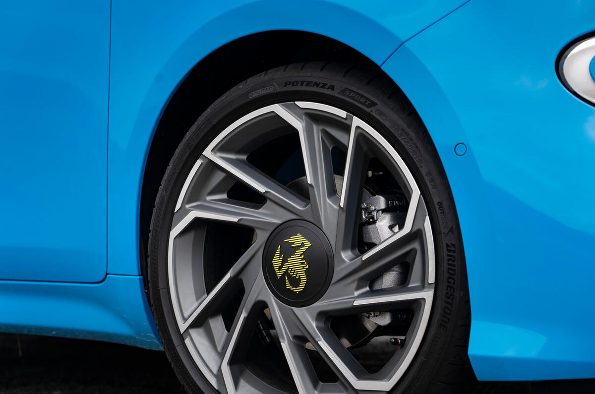 00116 Abarth 500e Convertible UK FD 2023 front wheel 00116 Abarth 500e Convertible UK FD 2023 front wheel