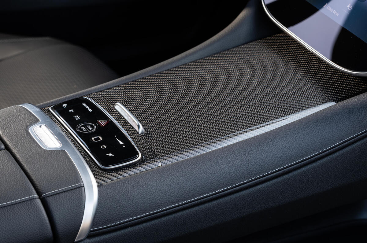 0016 mercedes amg eqe53 console 2022 0016 mercedes amg eqe53 console 2022