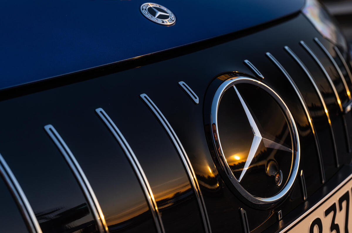 0021 mercedes amg eqe53 grill 2022 0021 mercedes amg eqe53 grill 2022