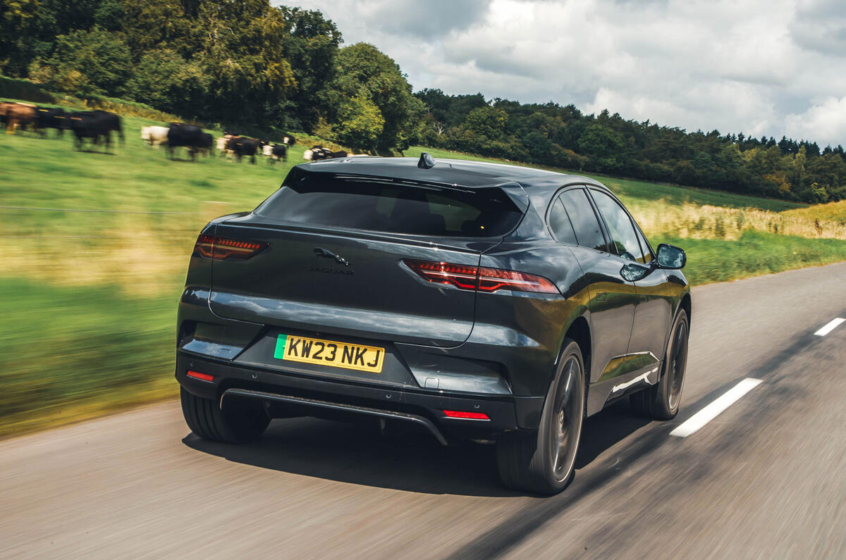 03 Jaguar i Pace Sport 400 RT 2023 conduite arrière