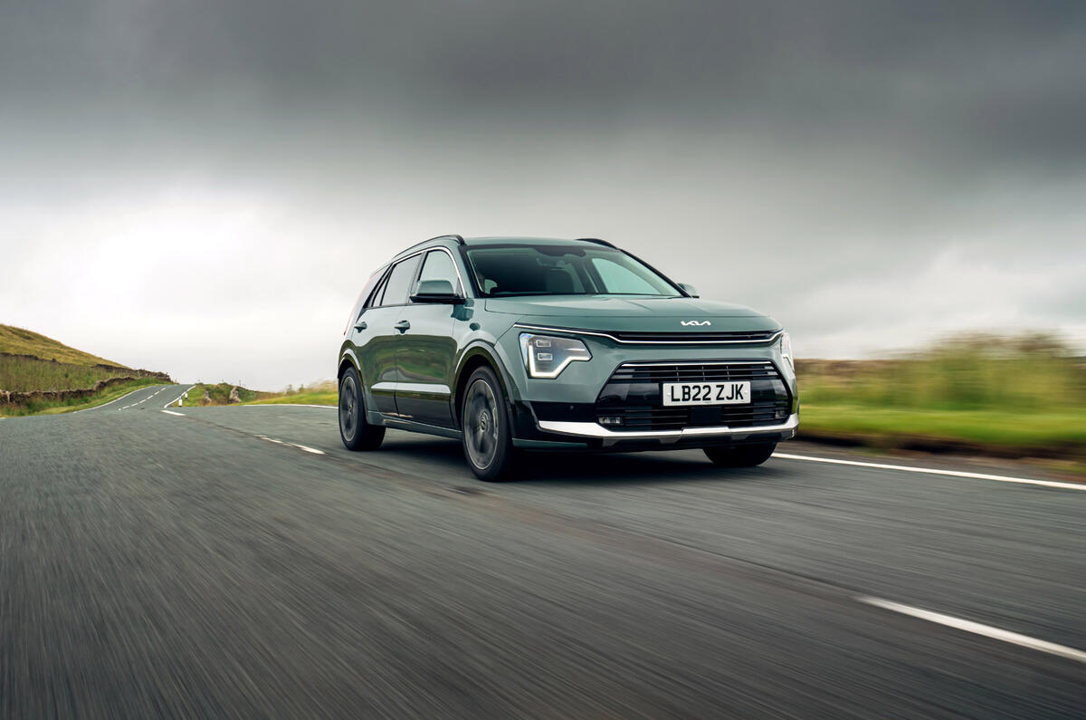 03 Kia Niro HEV 4 FD 2022 front track