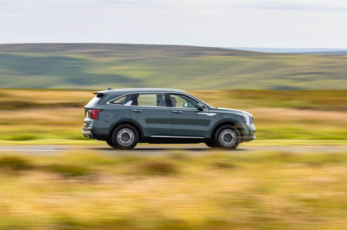 03 Kia Sorento 2024 review side driving