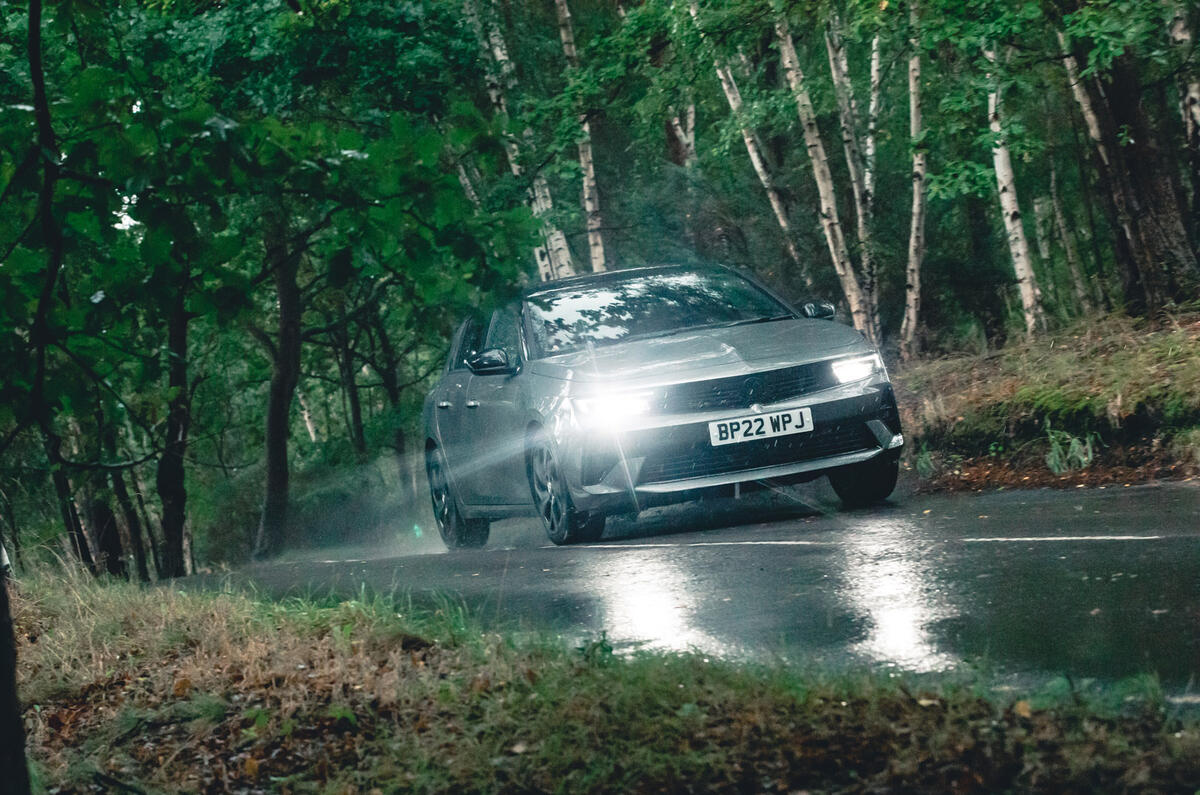 03 Vauxhall Opel Astra RT 2022 front corner