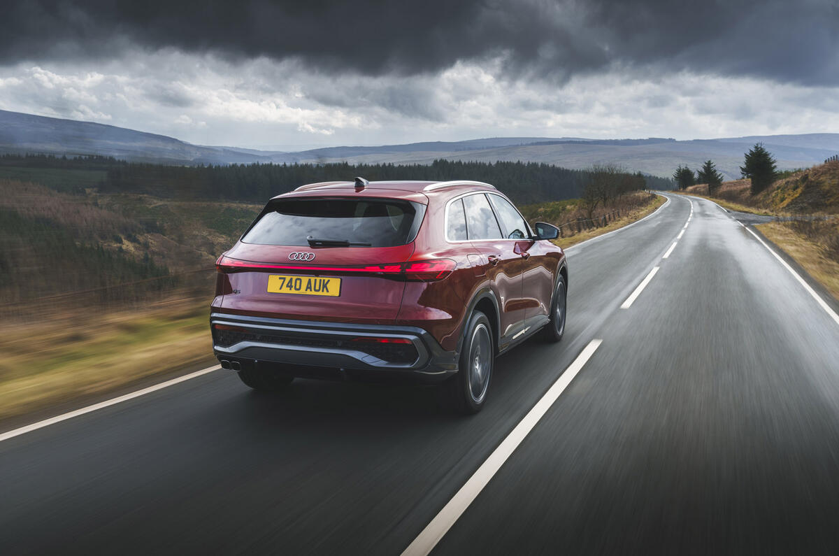 04 Audi Q5 2025 Autocar road test review rear driving
