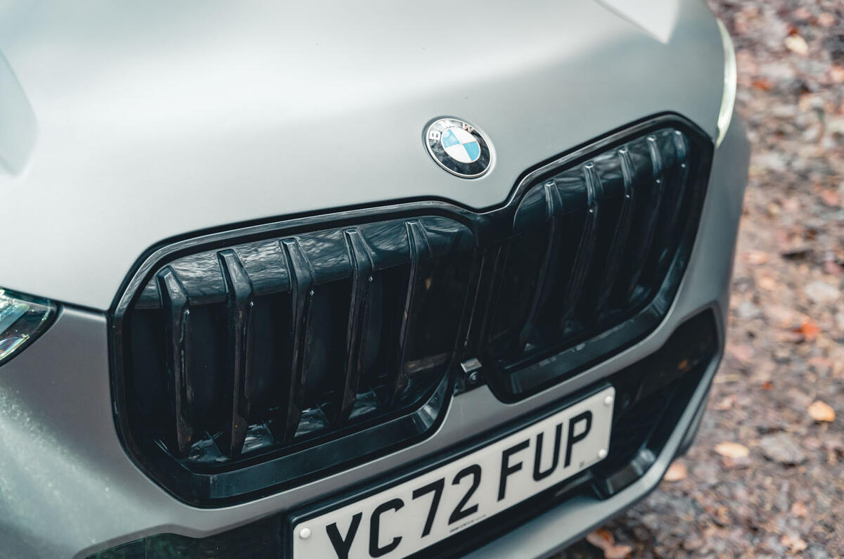 04 BMW X1 23i RT 2023 grille 04 BMW X1 23i RT 2023 grille