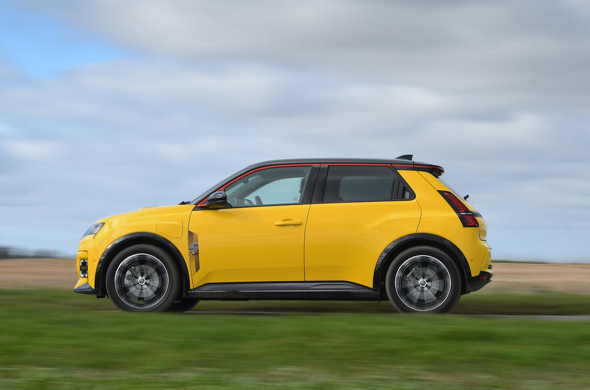 04 Renault 5 2025 road test review side driving