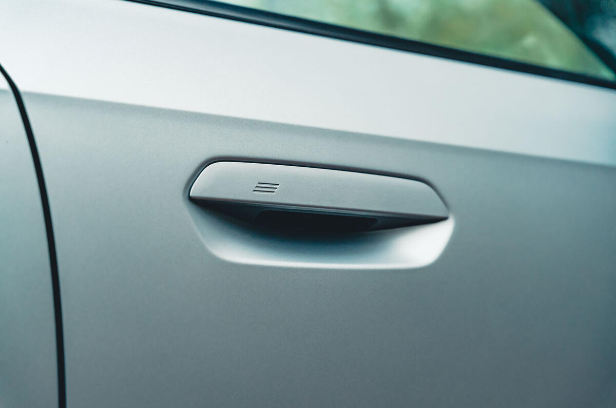 05 BMW X1 23i RT 2023 doorhandle 05 BMW X1 23i RT 2023 doorhandle