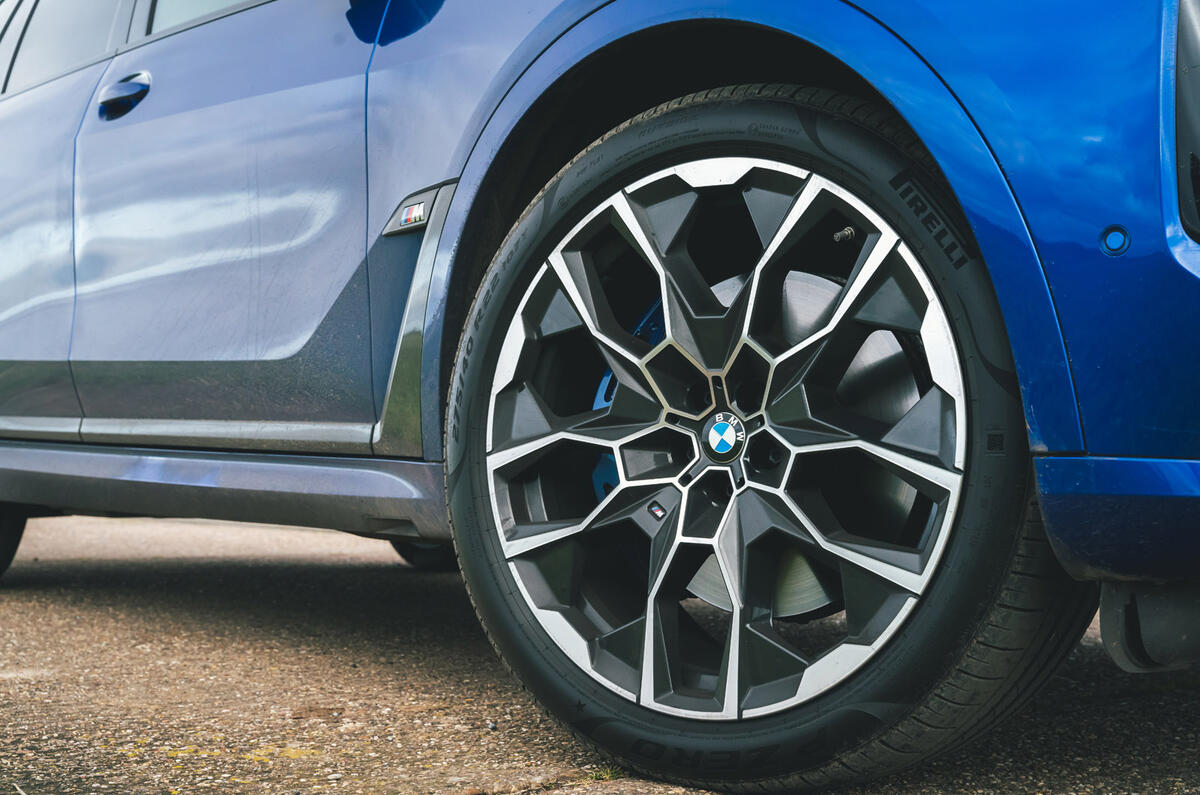 05 BMW X7 M60i RT 2023 wheel 05 BMW X7 M60i RT 2023 wheel