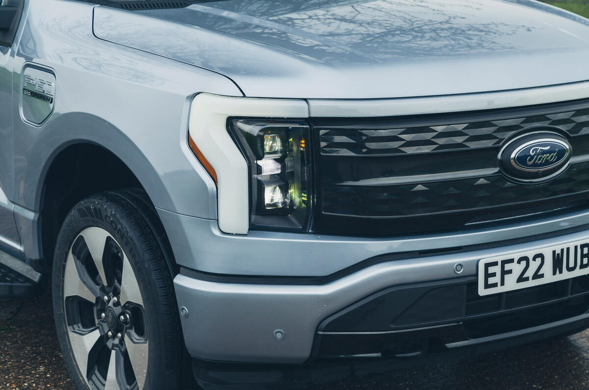 05 Ford F150 Lightning RT 2023 headlight