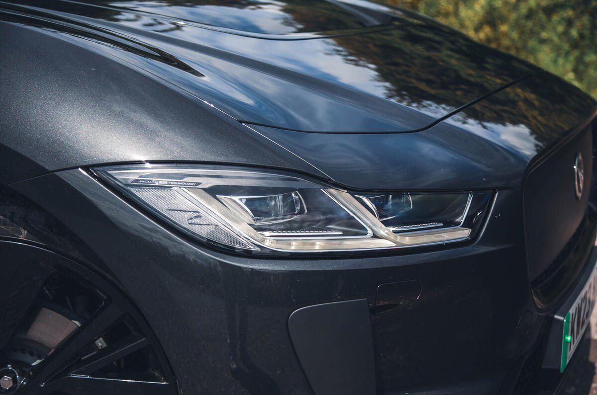 05 Jaguar i Pace Sport 400 RT 2023 phare avant
