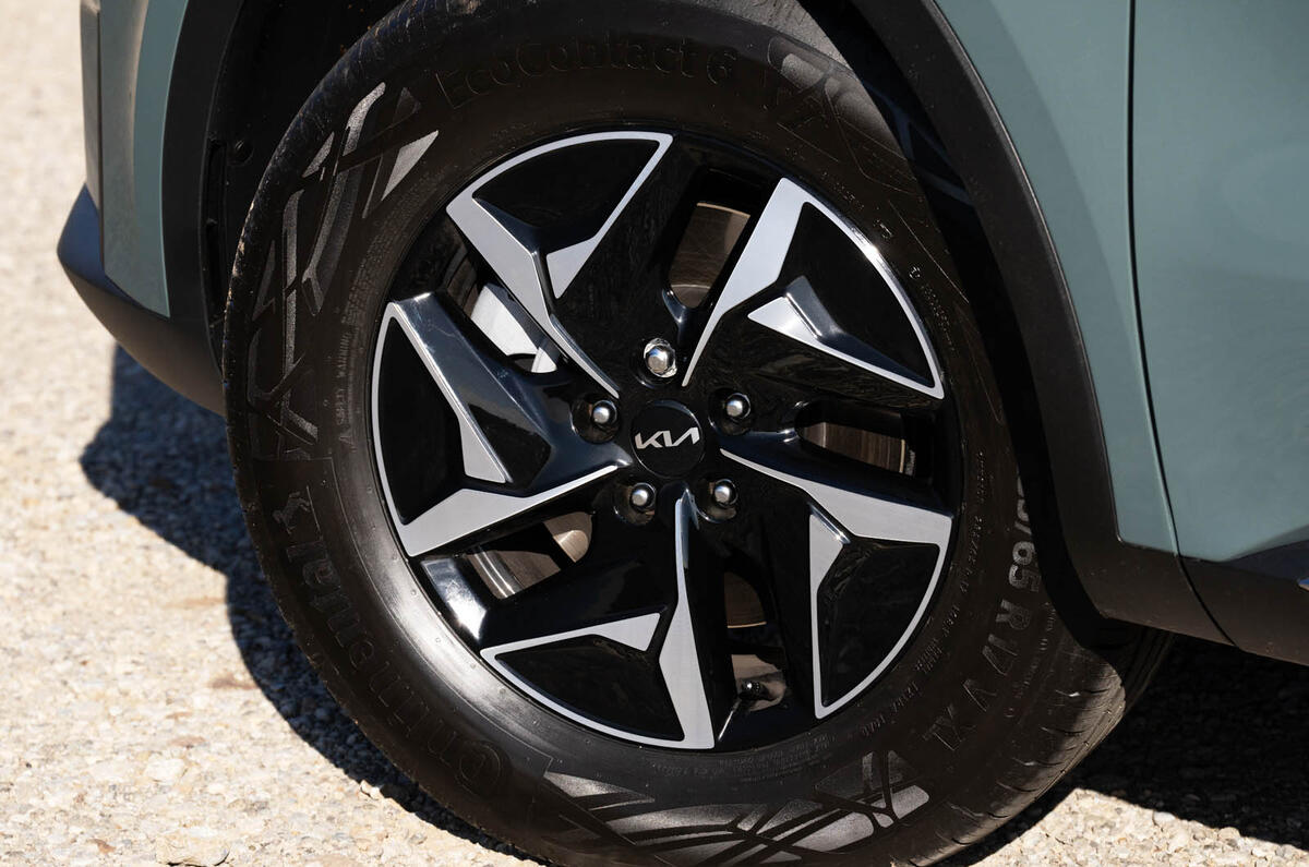 05 Kia Sorento 2024 review front wheel