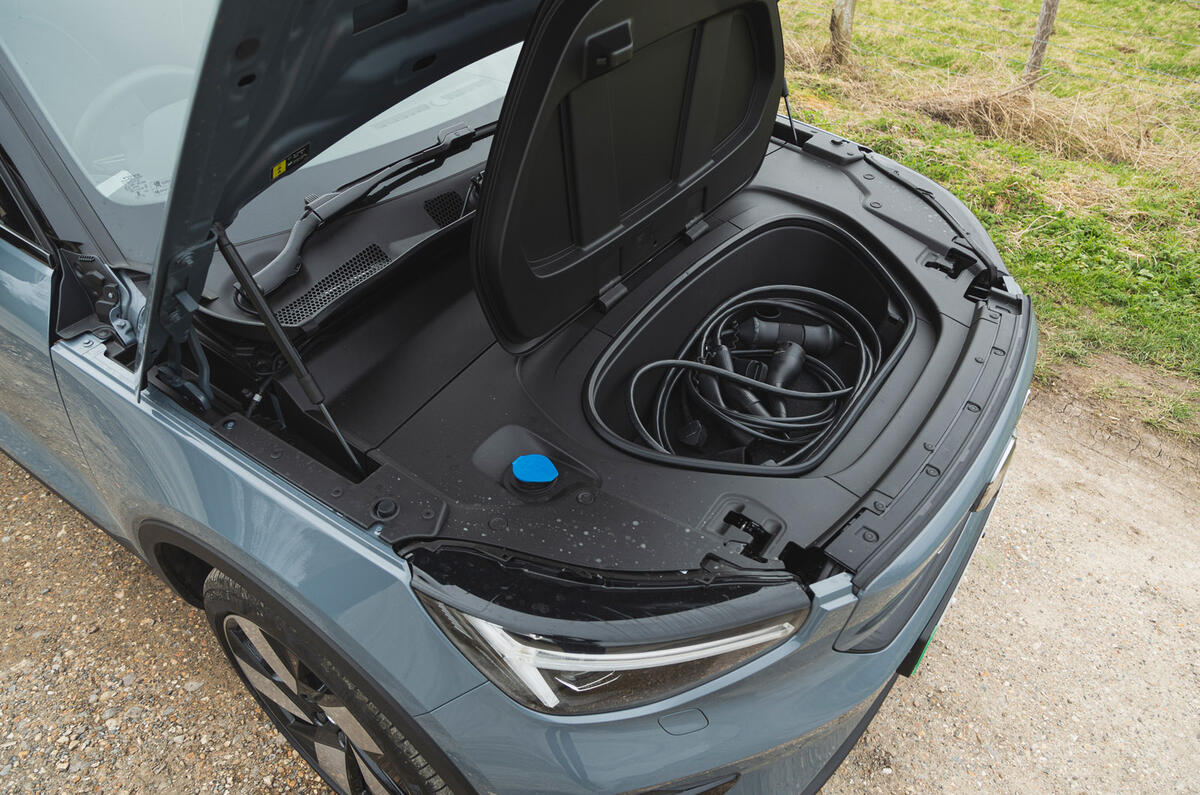 05 Volvo C40 Recharge RoadTest 2022 Frunk Froot