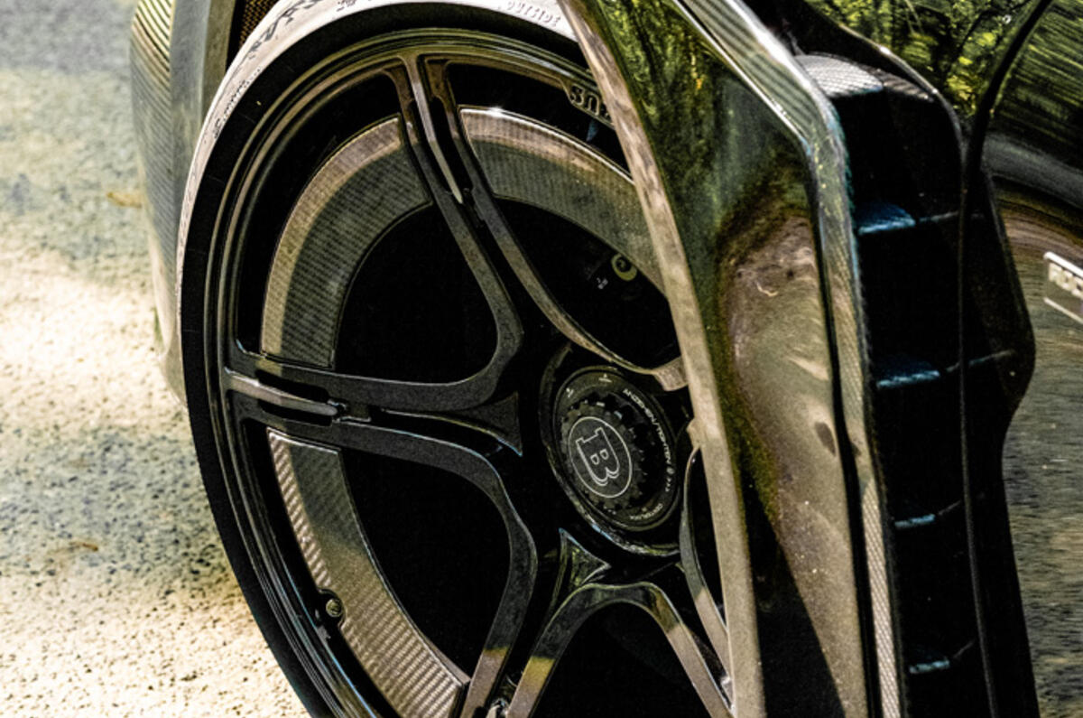 06 Brabus Rocket R 900 2024 turbo disc wheel 06 Brabus Rocket R 900 2024 turbo disc wheel