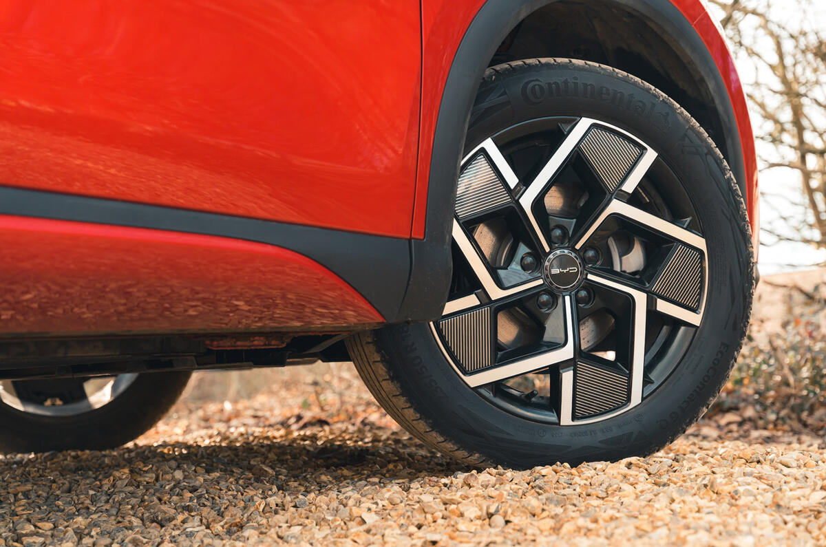 06 BYD Atto 3 RT 2023 18in wheel continental tyre