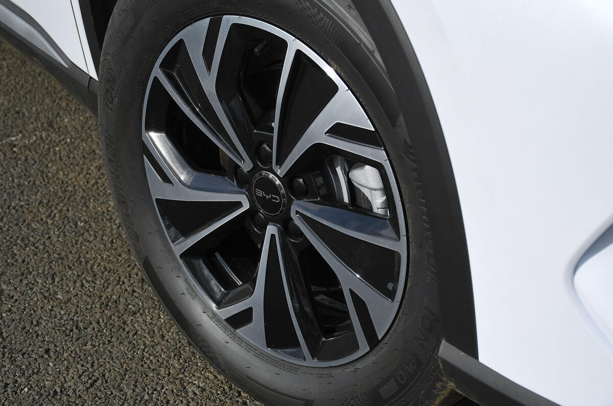 06 BYD Sealion 5 dm i autocar road test review wheel