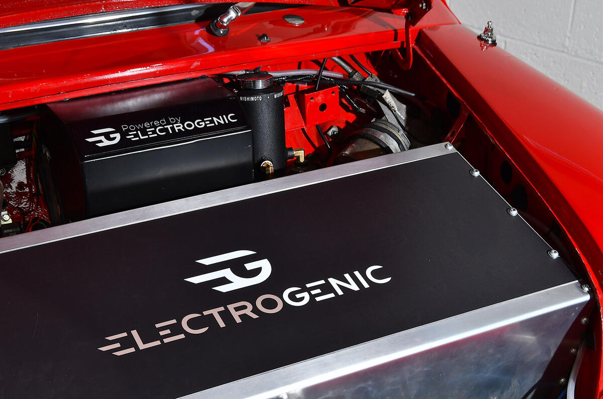 06 Electrogenic Mini Cooper electric 2022 FD battery front 06 Electrogenic Mini Cooper electric 2022 FD battery front