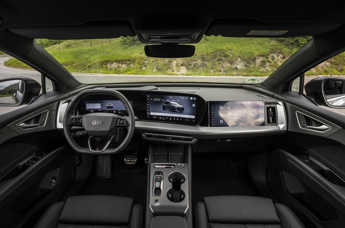 07 Audi Q4 E tron review dashboard