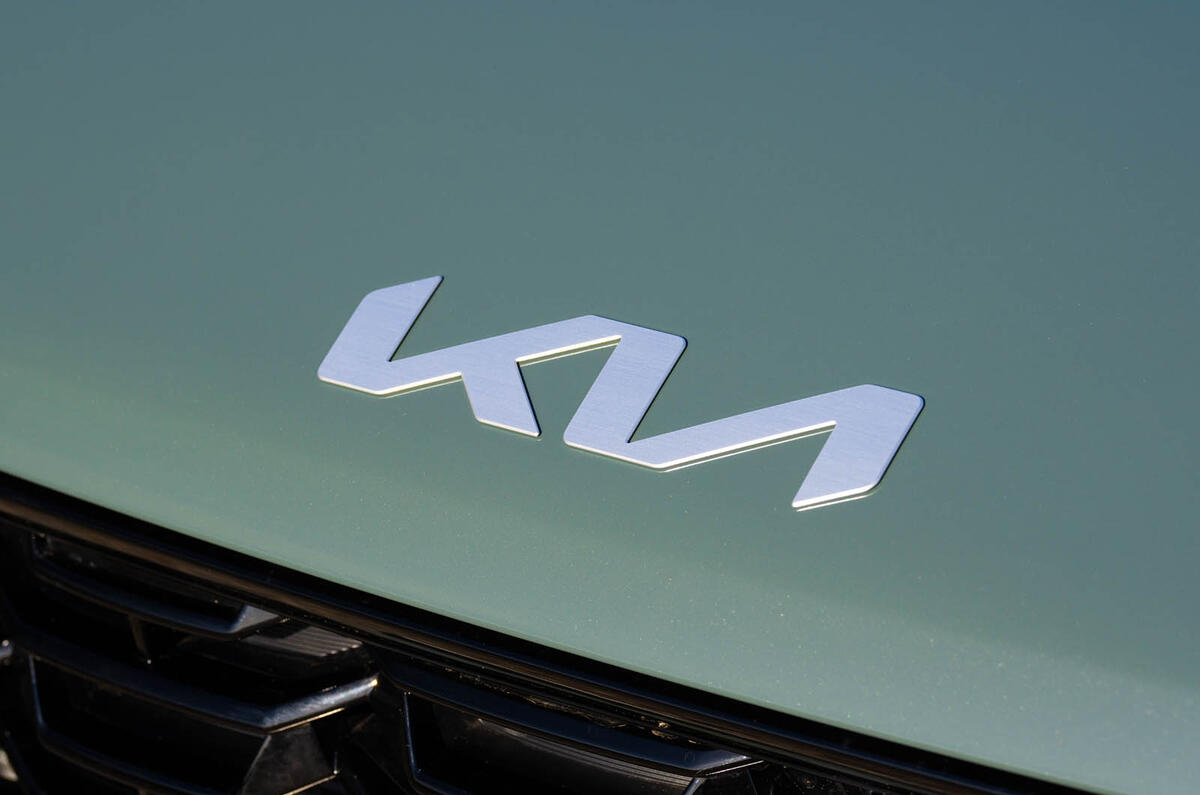 07 Kia Sorento 2024 review kia badge