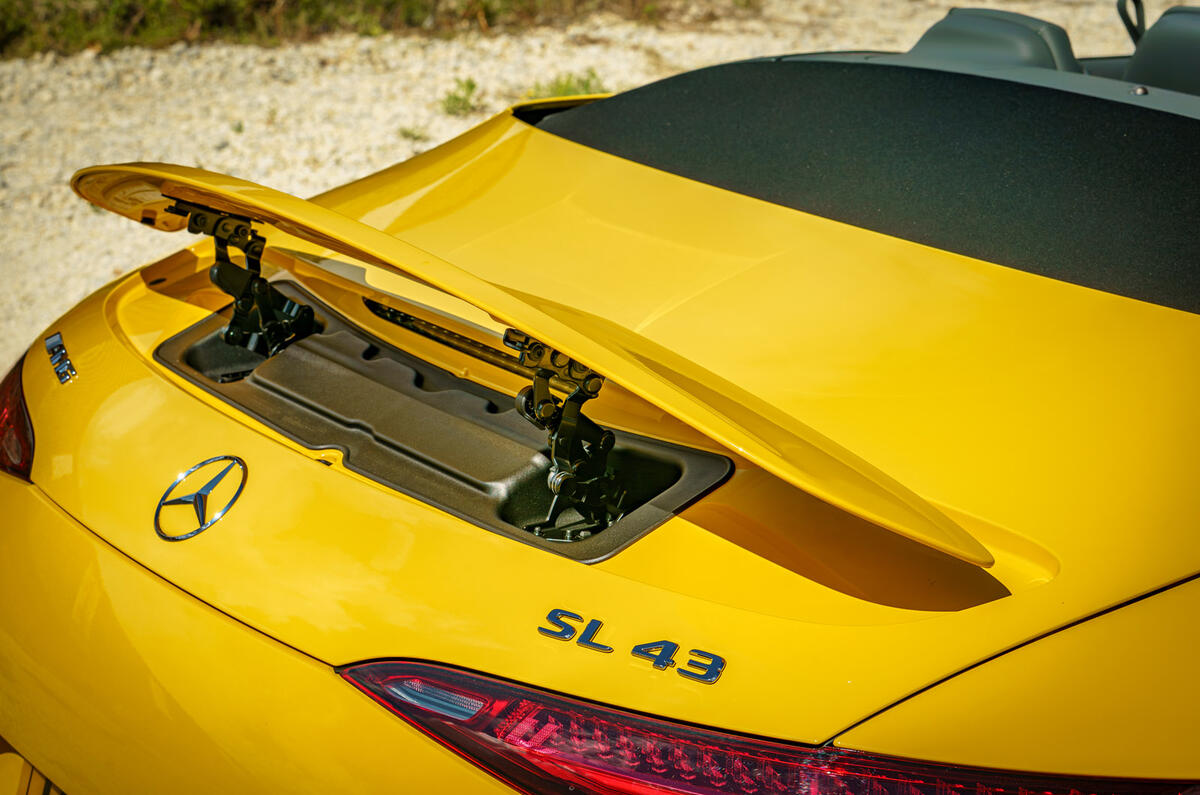 07 Mercedes AMG SL 43 FD 2023 spoiler 07 Mercedes AMG SL 43 FD 2023 spoiler
