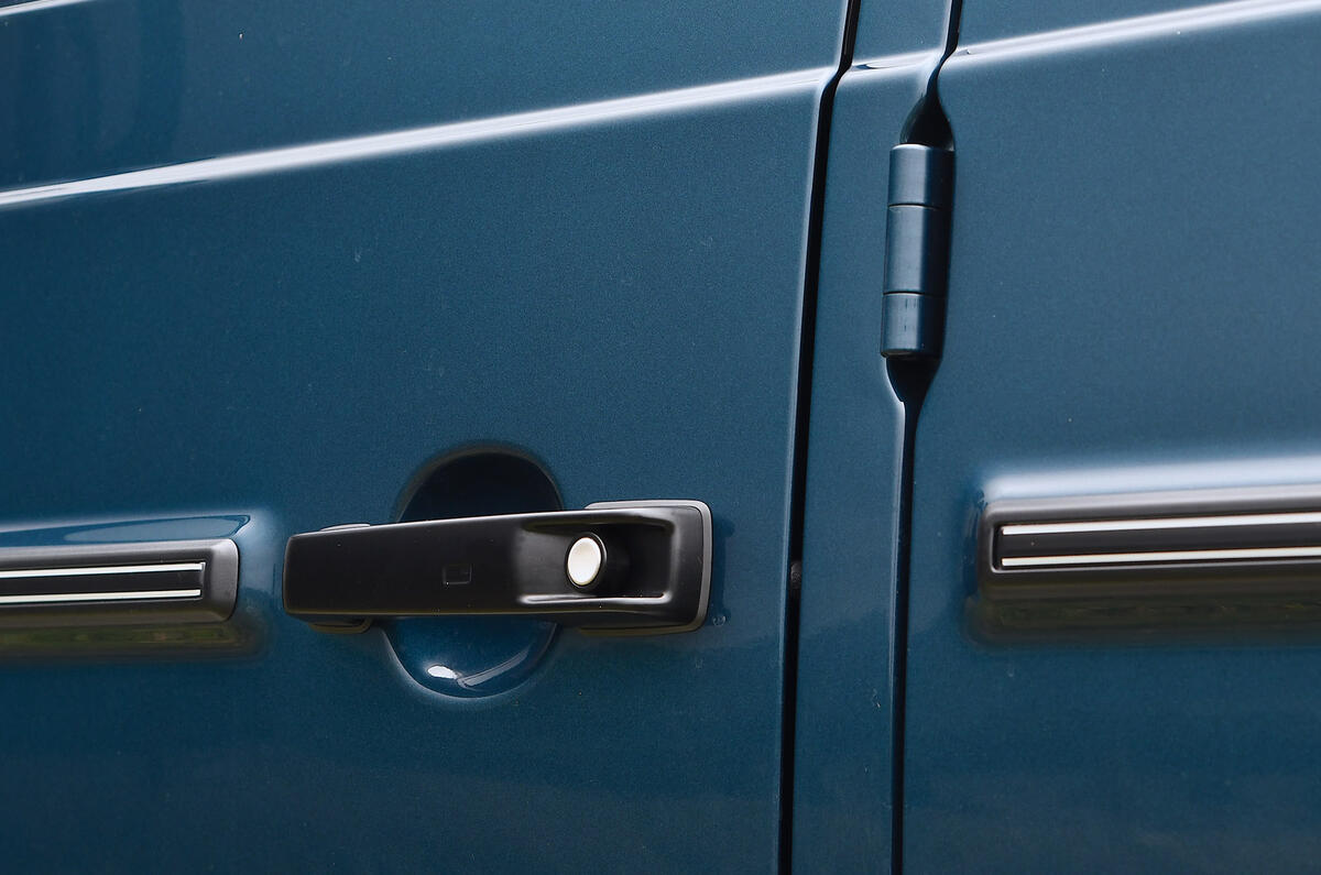 07 Mercedes G500 G Wagen 2024 review doorhandle
