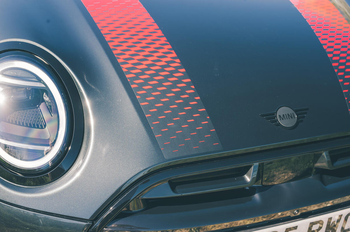 07 Mini John Cooper Works 2025 Autocar road test review grilles de calandre