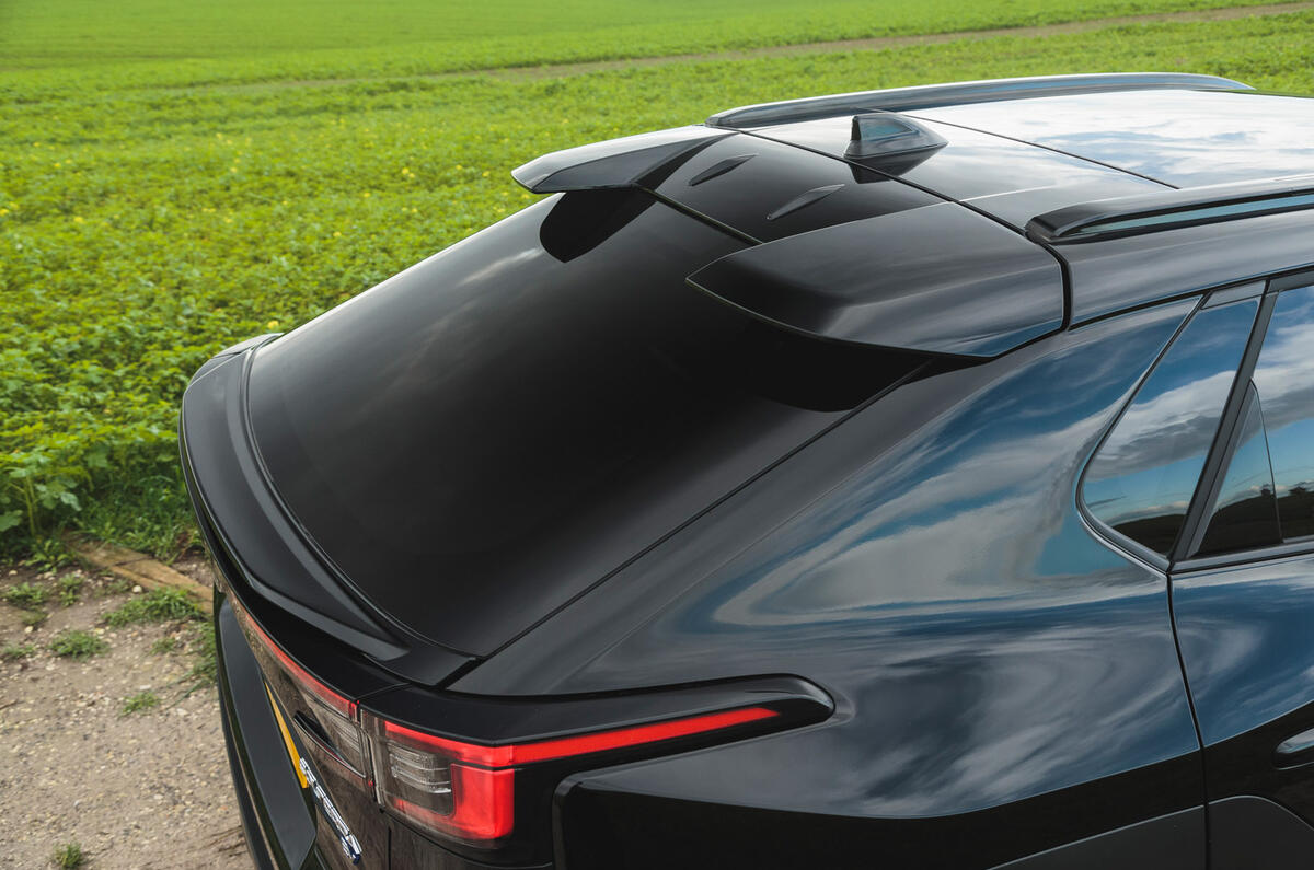 07 Subaru Solterra RT 2023 rear spoilers