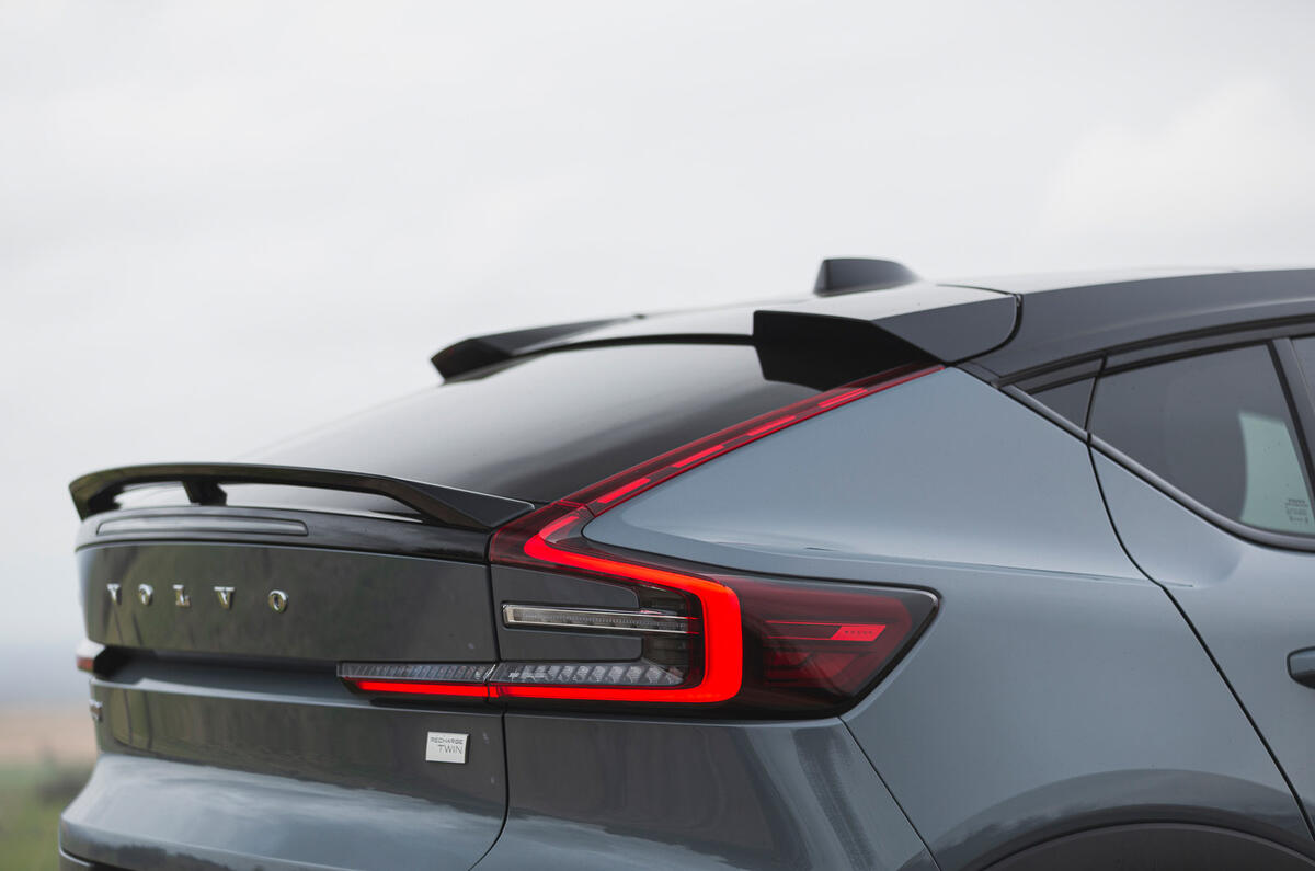 07 Volvo C40 Recharge RoadTest 2022 rearlight tailgate