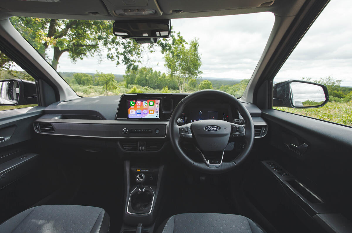 08 Ford Tourneo Courier 2024 cabin 08 Ford Tourneo Courier 2024 cabin