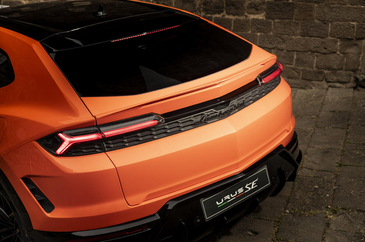 08 Lamborghini Urus SE 2024 review rear hatch 08 Lamborghini Urus SE 2024 review rear hatch