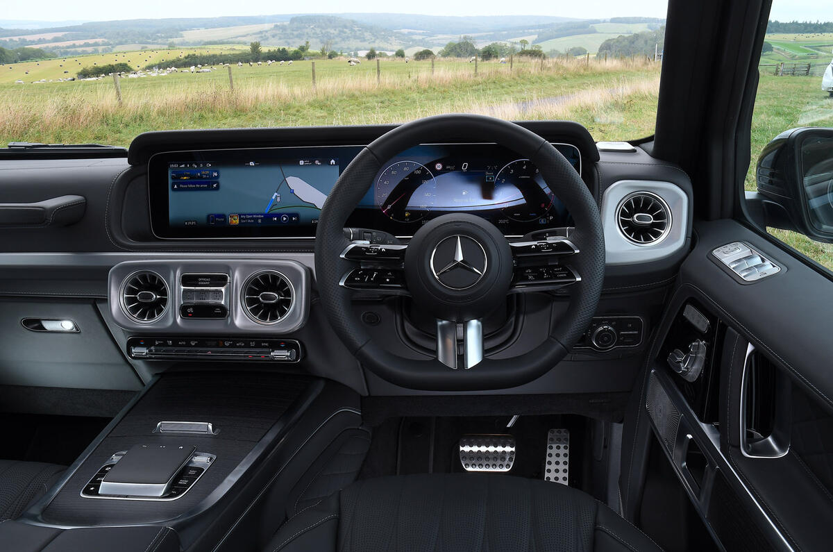 08 Mercedes G500 G Wagen 2024 review dashboard