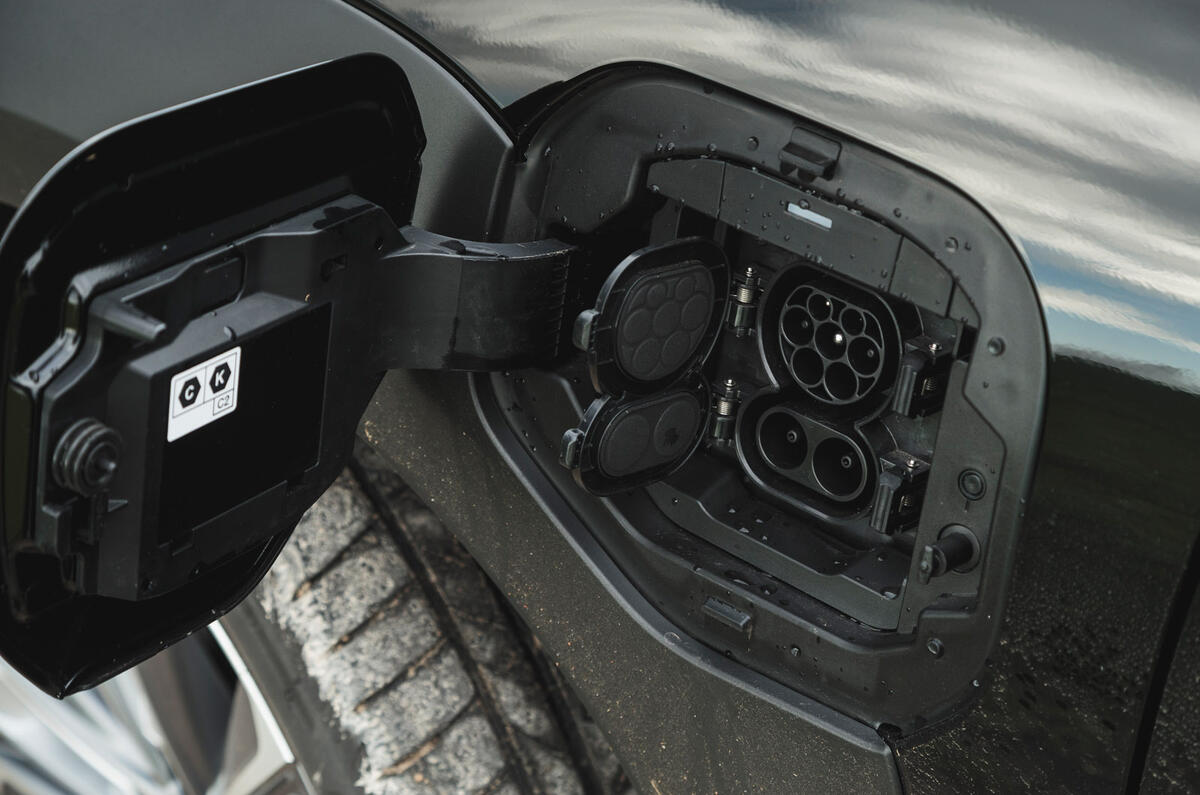 08 Subaru Solterra RT 2023 charging port