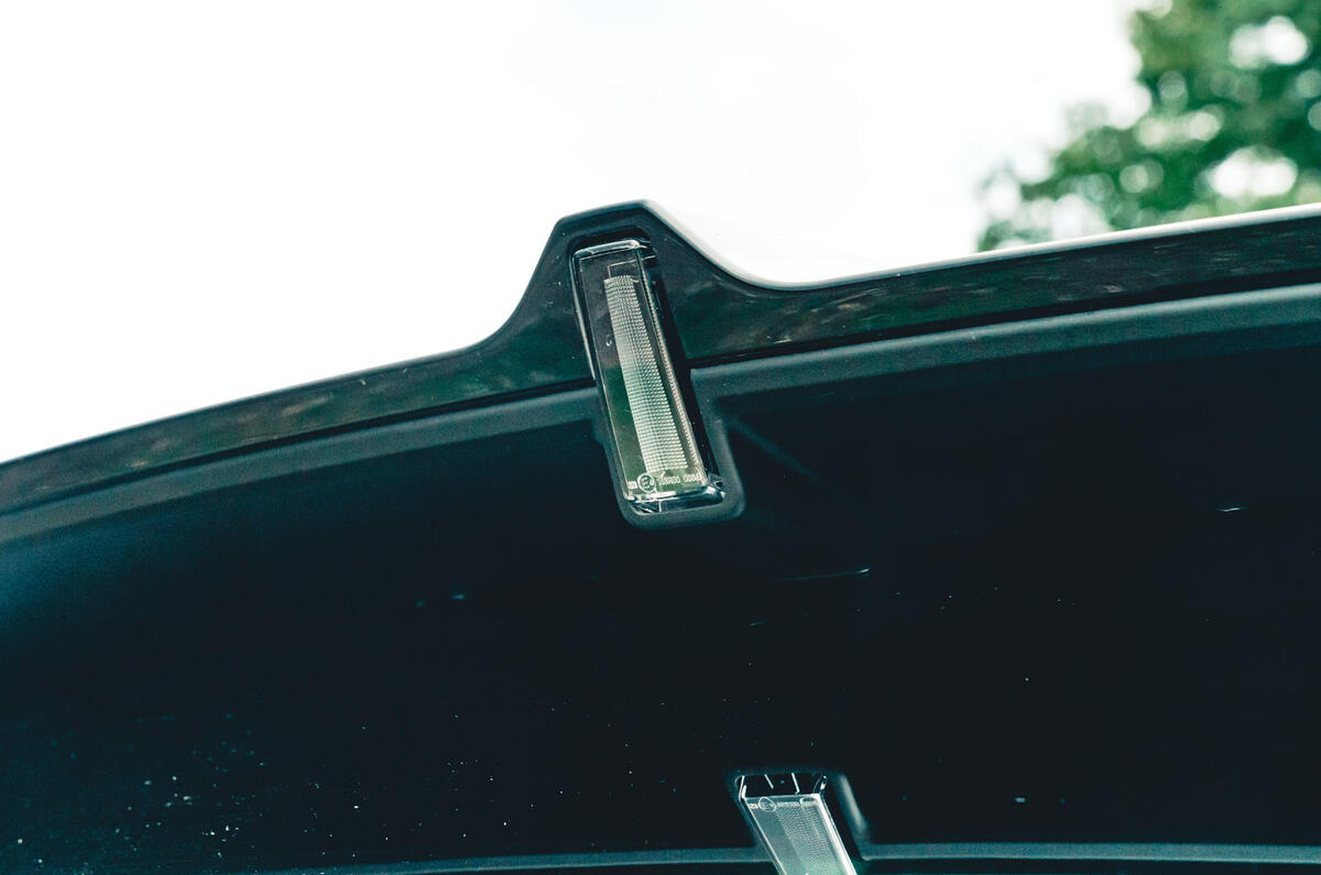 08 Vauxhall Opel Astra RT 2022 high level brake light