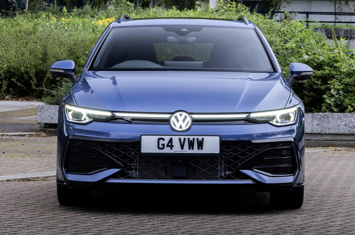 08 Volkswagen Golf Mk85 2024 review r line light up badge