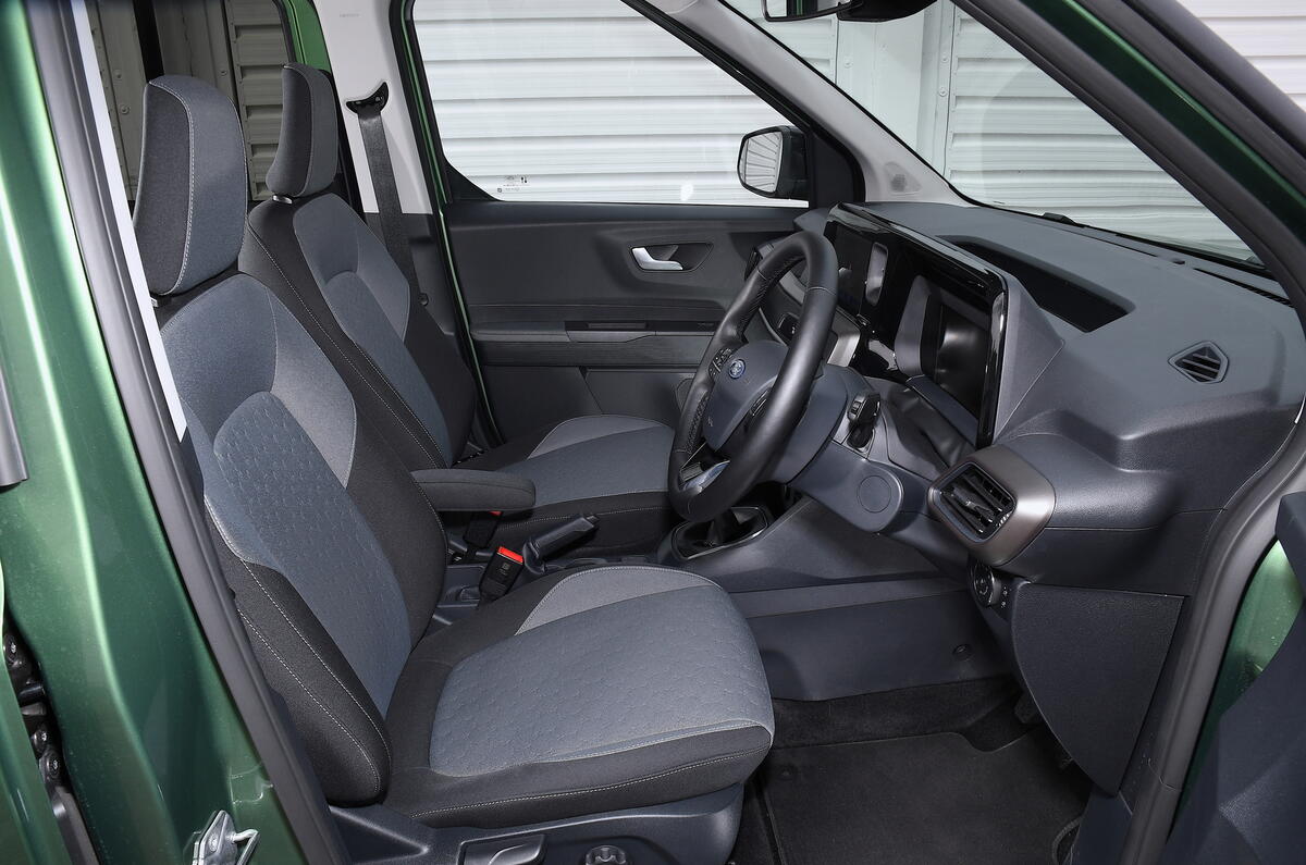 09 Ford Tourneo Courier 2024 front seats 09 Ford Tourneo Courier 2024 front seats