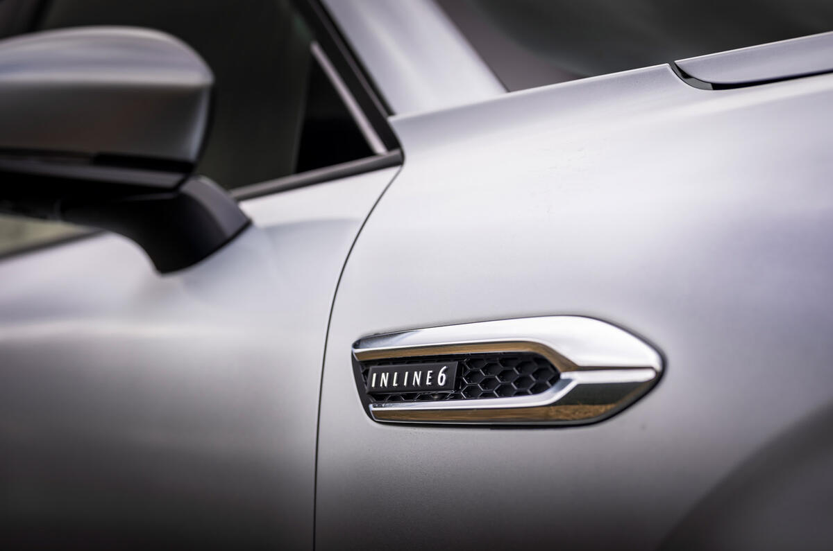 09 Mazda CX60 RT 2023 inline six badge