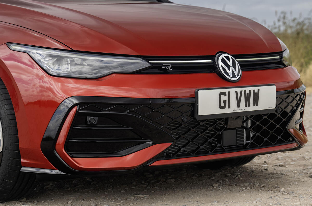 09 Volkswagen Golf Mk85 2024 review R Line bumper