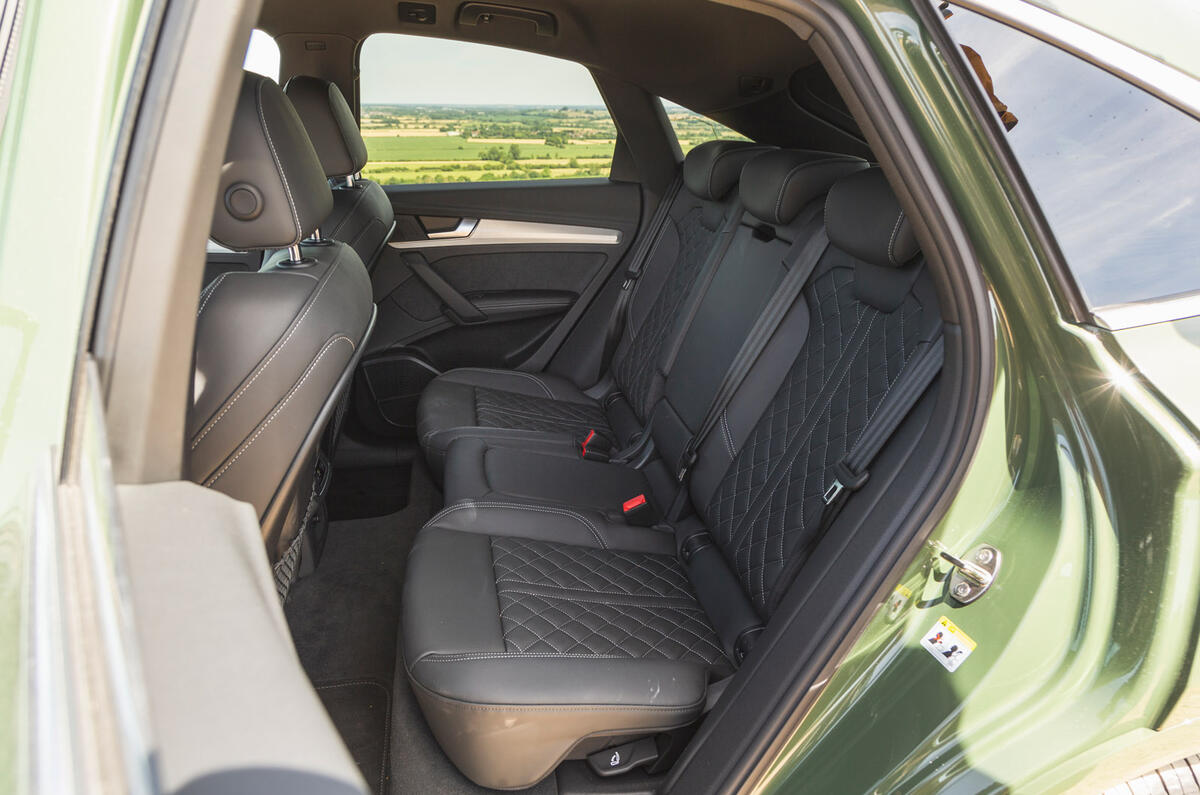 10 Audi SQ5 Sportback RT 2022 rear seats