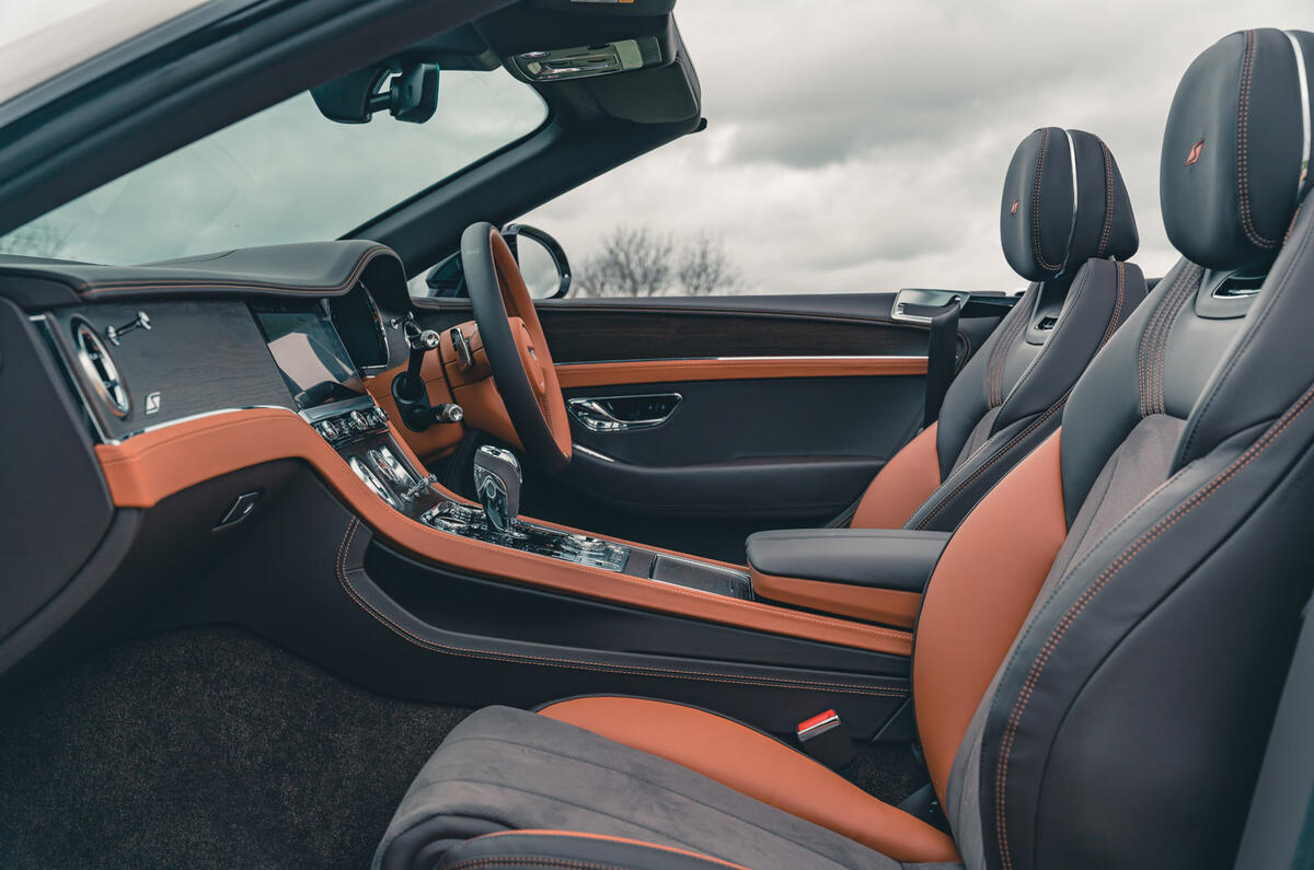 10 Bentley Continental GTC convertible RT 2023 front seats