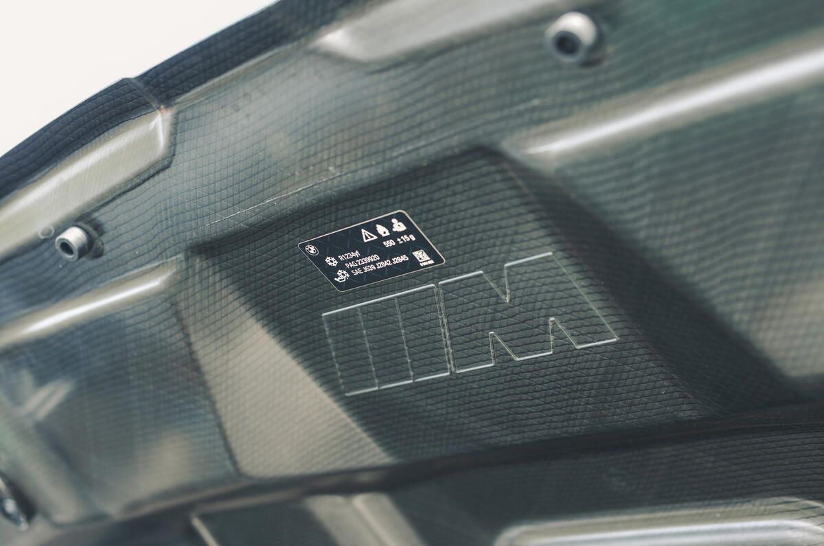 10 BMW M4 CS 2025 review carbonfibre bonnet 10 BMW M4 CS 2025 review carbonfibre bonnet
