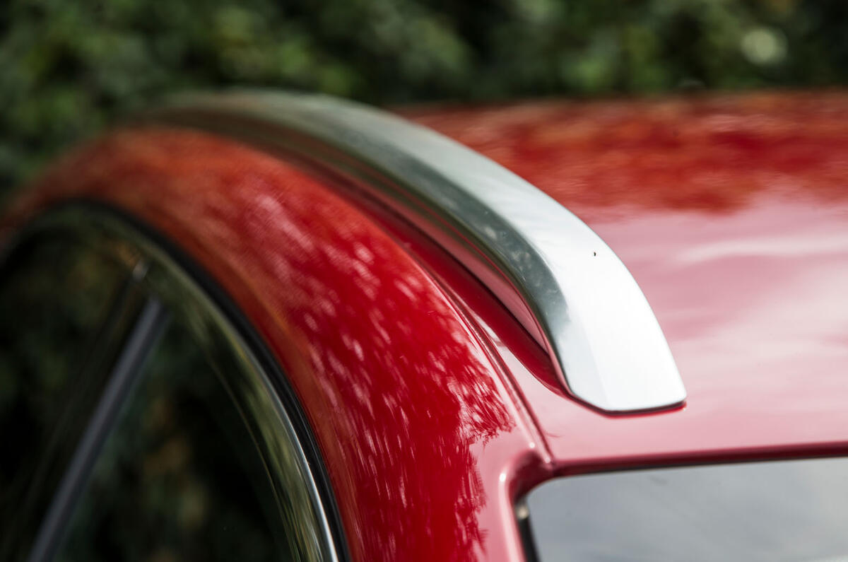 DS 7 Crossback 2018 road test review roof rails