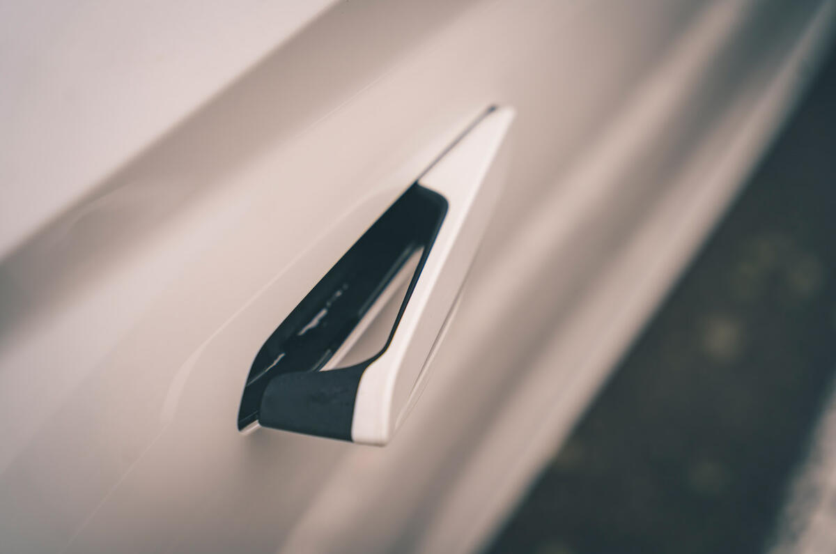 10 DS 9 2022 road test review door handles