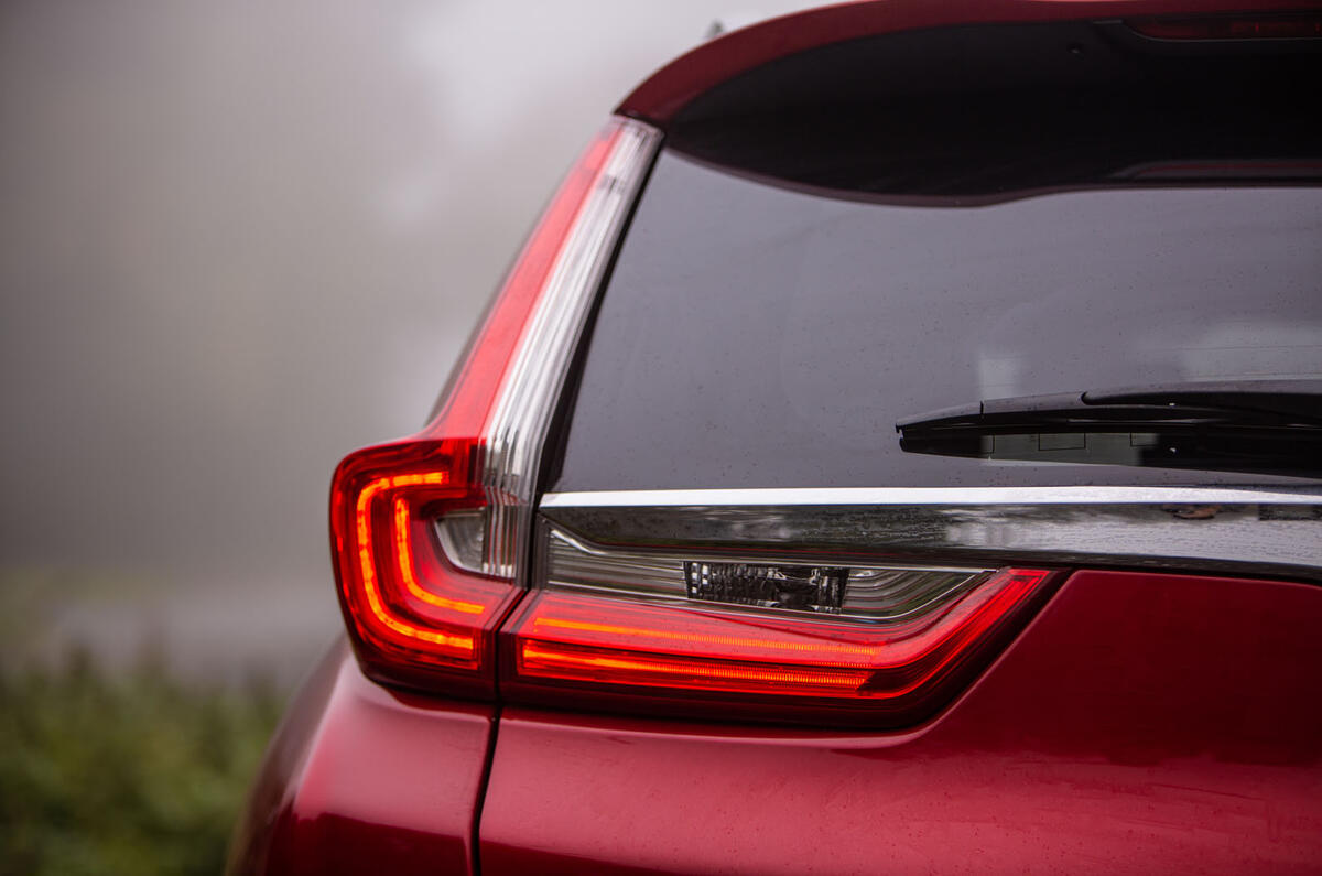Honda CR-V 2018 road test review - rear lights