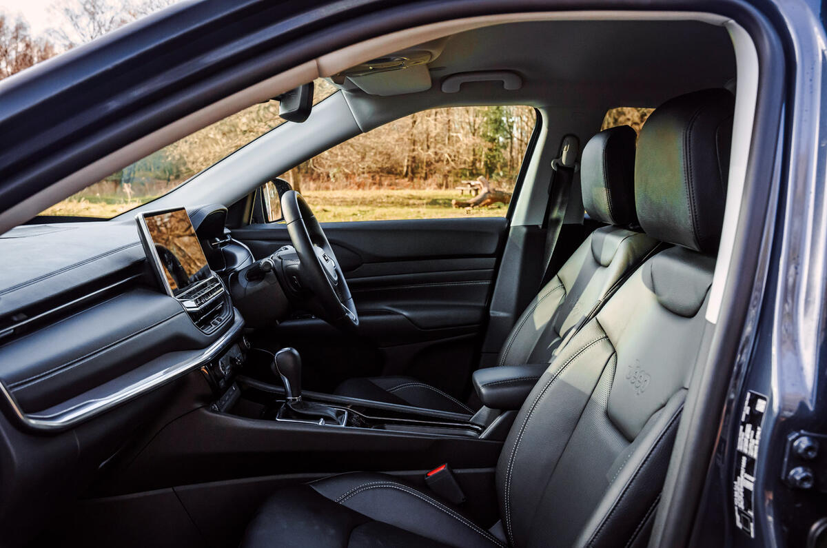10 Jeep Compass 4xe 2022 road test review cabin 10 Jeep Compass 4xe 2022 road test review cabin