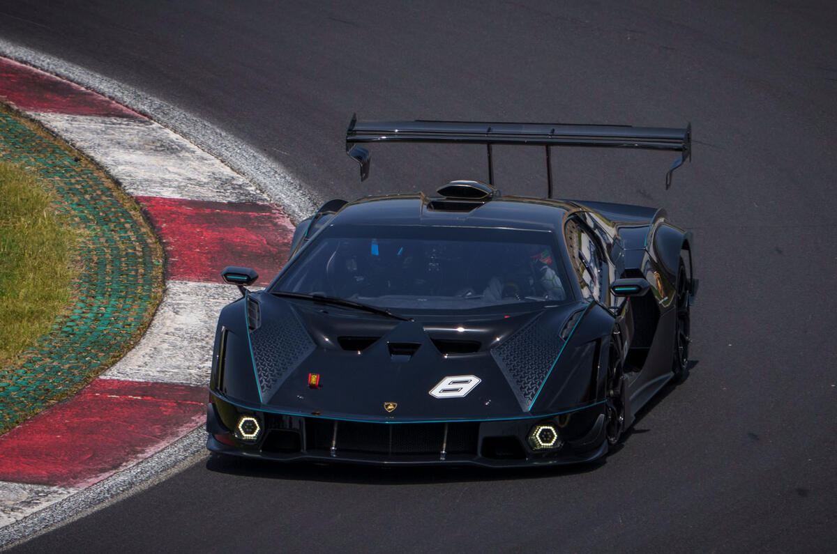 10 Lamborghini Essenza SCV12 2021 RT track