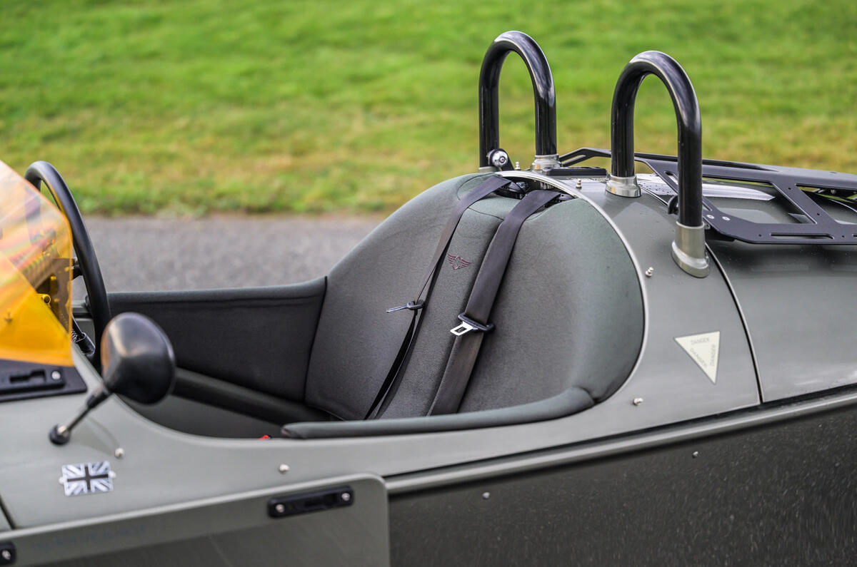 10 Morgan Super 3 RT 2022 front seat