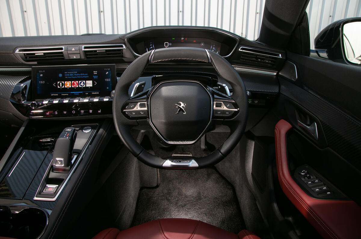 Peugeot 508 SW 2019 review - steering wheel
