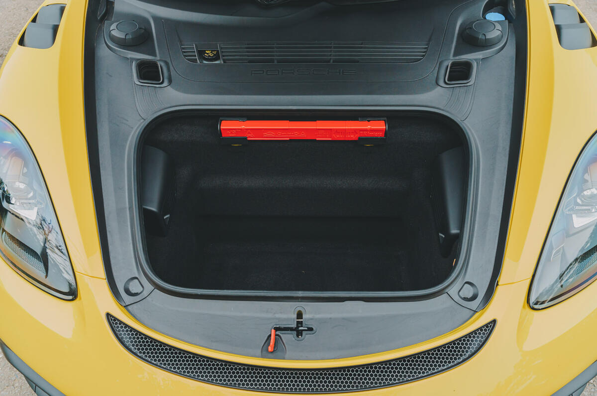 10 Porsche Cayman GT4 RS RT 2022 front boot frunk