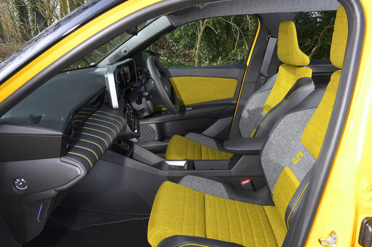 10 Renault 5 2025 road test review front seats